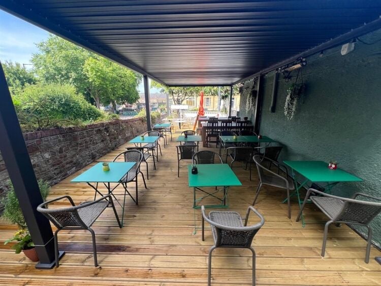 Prime Restaurant and Bar Lease Opportunity on Bristol's Whiteladies Road Photo 2