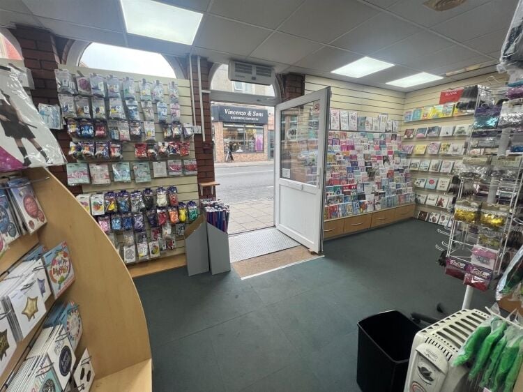 Prime Location Freehold Shop For Sale on Gloucester Road, Bishopston, Approx. 1,192 ft² Photo 2