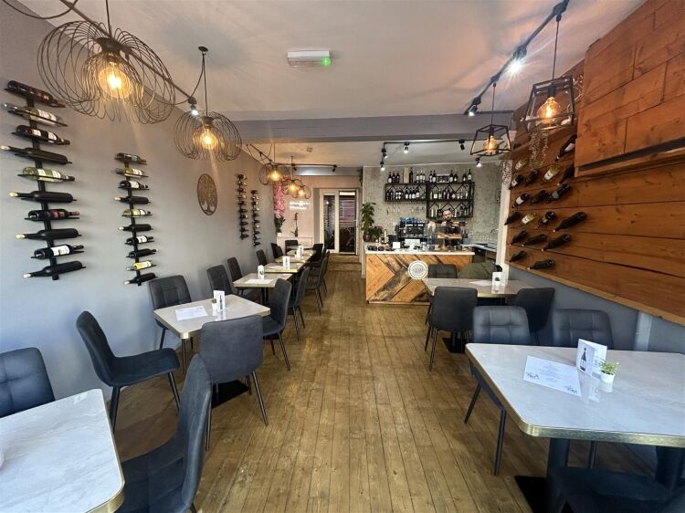 Prime Commercial Property in Bristol with New 10-Year Lease Photo 2