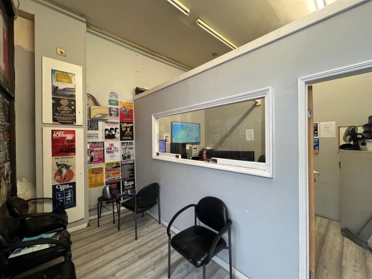 Prime Commercial Property in Bedminster Bristol, Let to Long-Standing Taxi Operator Photo 2