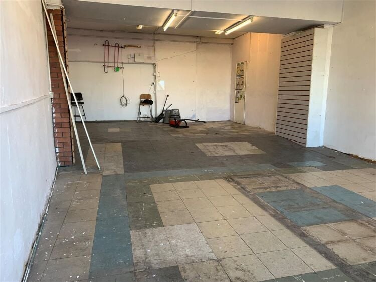 Retail Unit for Sale in Prime High Street Location in Staple Hill, Bristol Photo 2