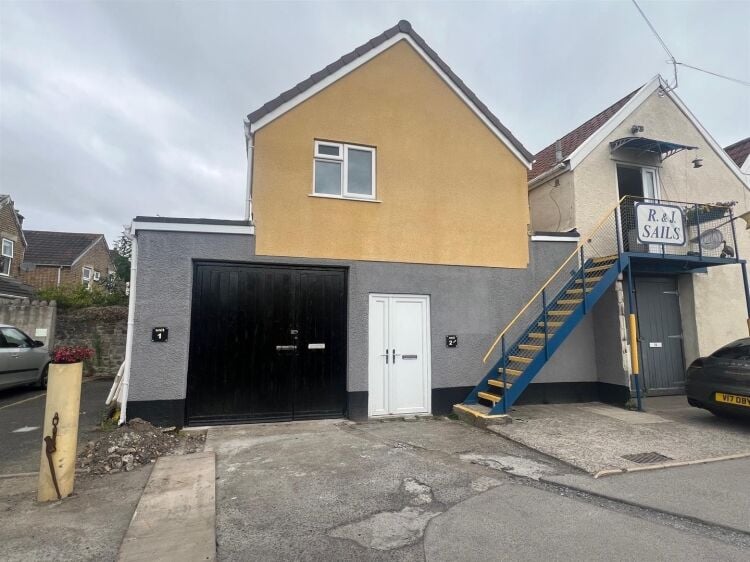 Versatile Two-Storey Workshop/Office Unit for Sale in Prime Clevedon Location Photo 2