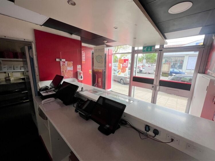 Promising Mixed-Use Investment Property in Bristol, Auction on 29th June 2023 Photo 2