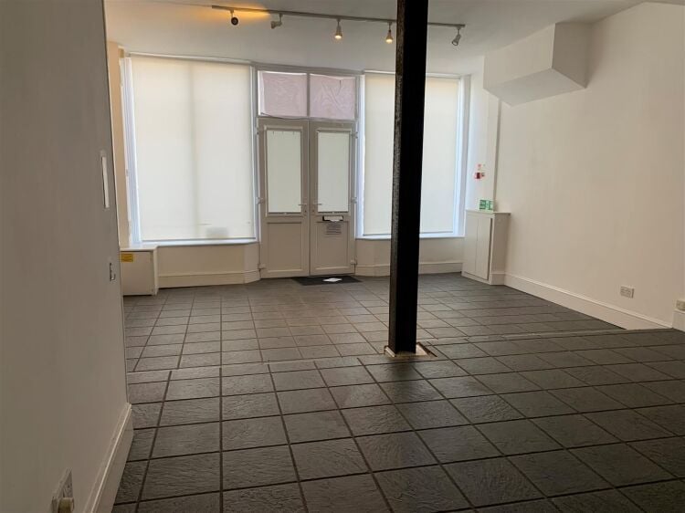 Prime 2-Storey Commercial Property on Gloucester Road, Bristol, Available for Sale Photo 2