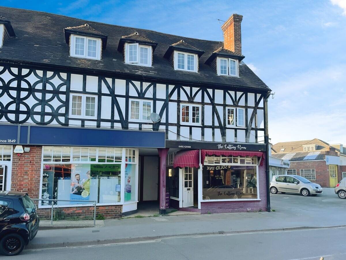 High-Yield, Fully Occupied Semi-Commercial Property in Godalming Surrey for Immediate Income Photo 2