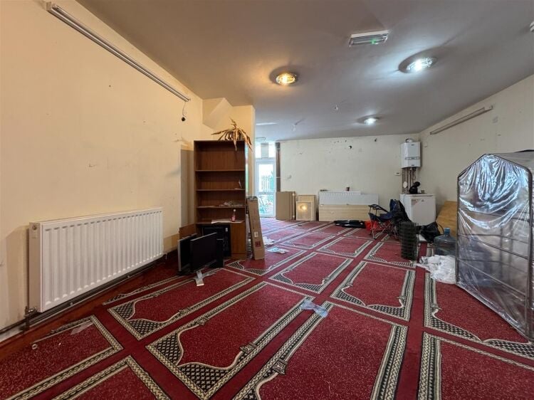 Ground floor retail unit with 508 sq ft of versatile space on busy Filton Avenue for rent Photo 2