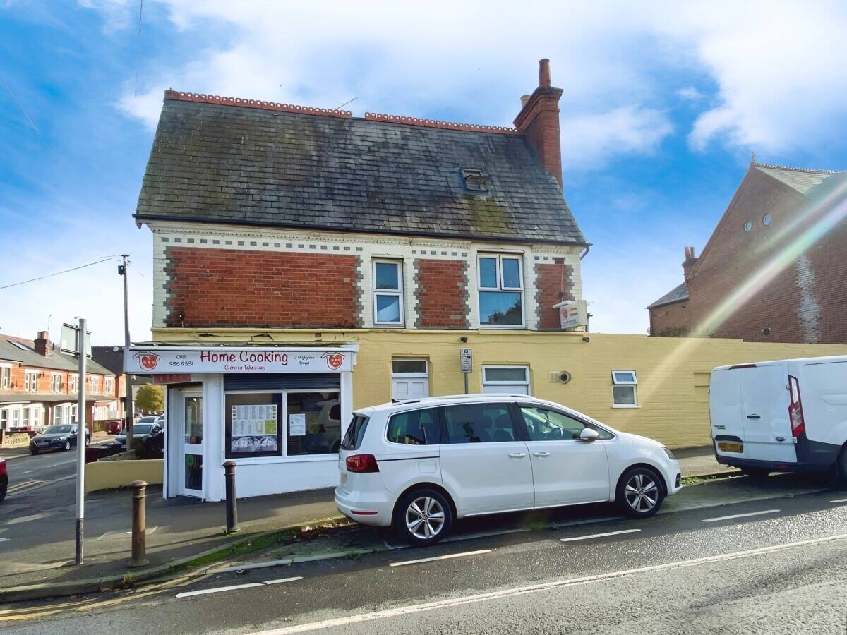 Mixed-Use Freehold Investment Property With Shop and Flat on Highgrove Street Reading Photo 2