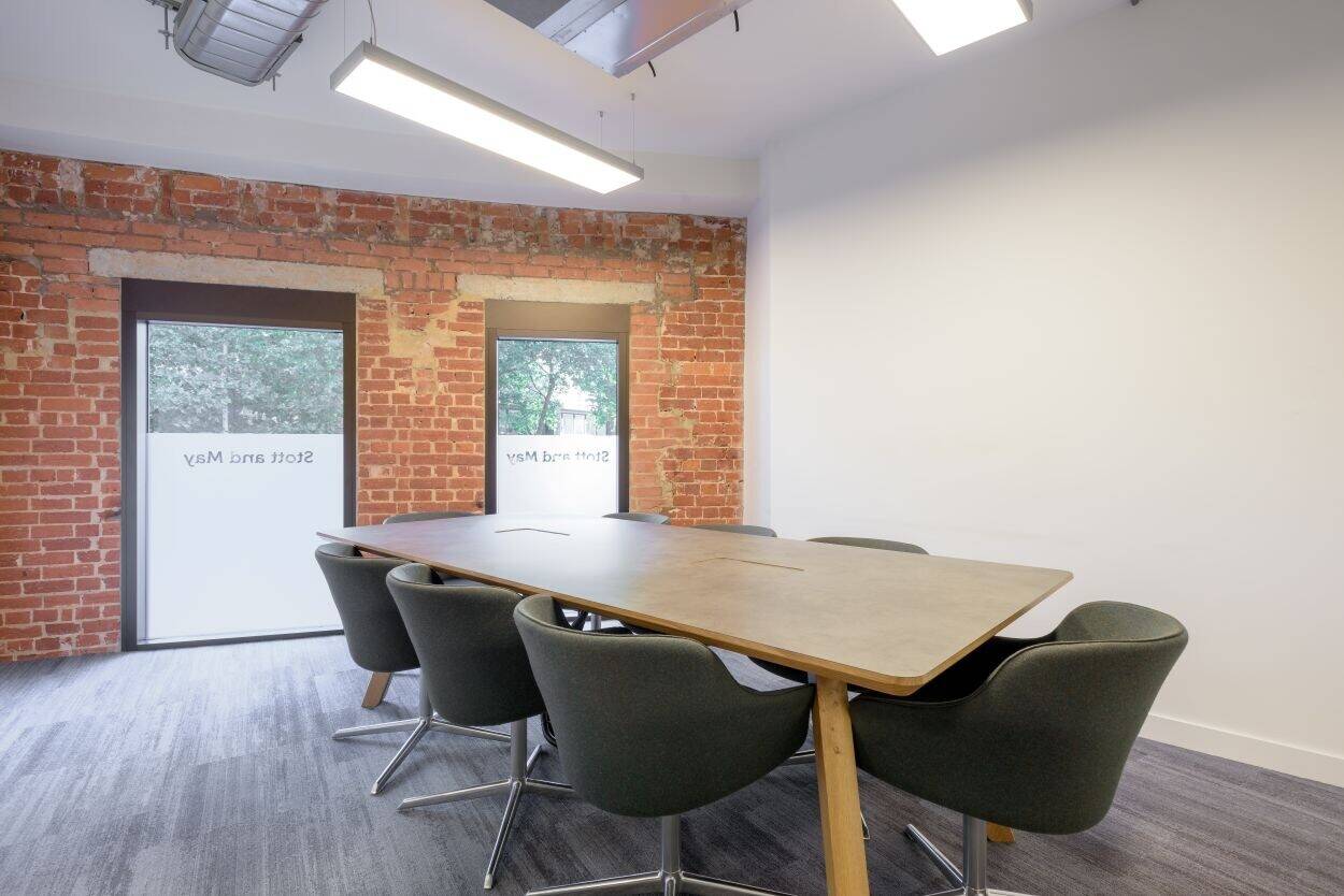Premium Fully Fitted Office Available to Sublet in Reading Town Centre Steps from the Station Photo 2