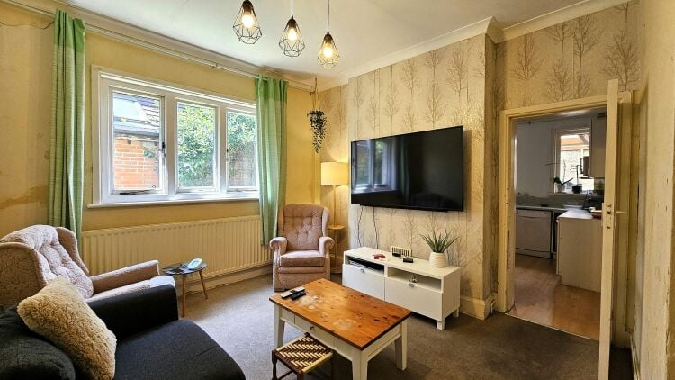 Character Property in Prime Corner Location Ideal for Home and Income Opportunities Photo 2