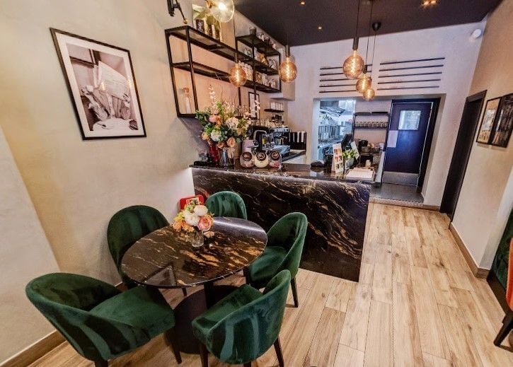 CAFE & BISTRO BUSINESS FOR SALE IN NORTH LONDON WITH CS0686 Photo 2