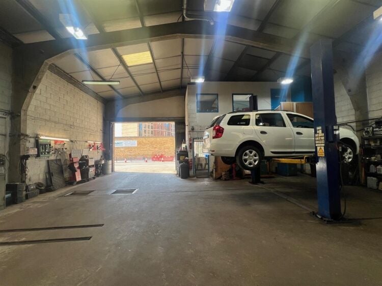 Vehicle repair business for sale in Bedminster Bristol with strong trading history Photo 2