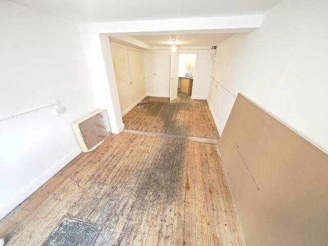 E-CLASS RETAIL SHOP TO LET approx. 279 SQ FT PRICE: £6,000 PER ANNUM TO LET – LEASEHOLD - IPSWICH Photo 2