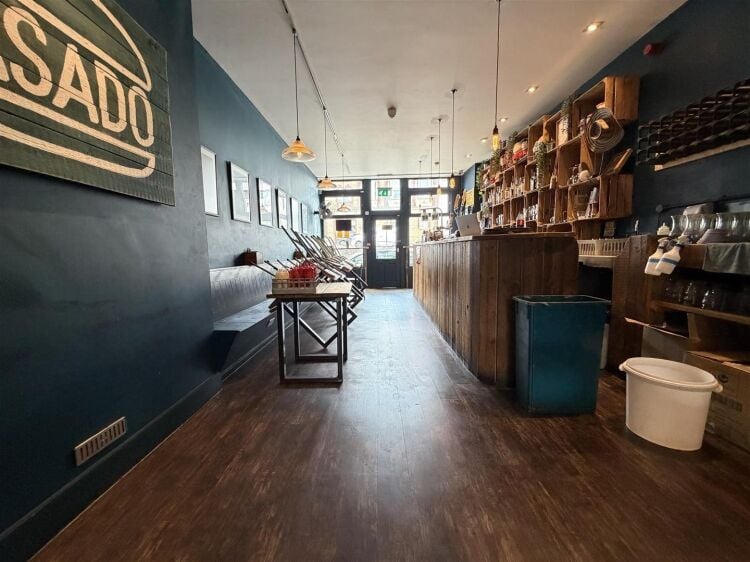 Stylish restaurant with basement in vibrant Colston Street, Bristol, offering 1,392 sq ft of space Photo 2