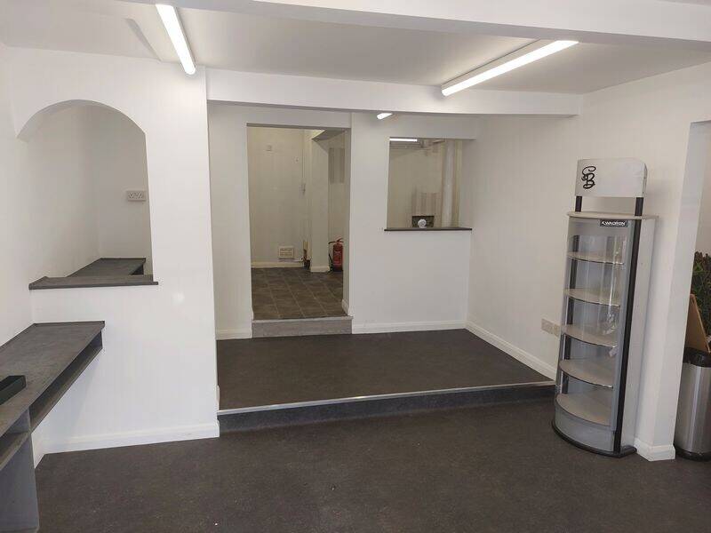 Spacious Premises, ideal for Salon, Retail or offices, 89 Front Street, Acomb, York. Photo 2