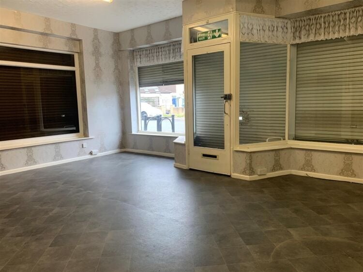 Ground Floor Retail Unit for Sale in Mangotsfield, Bristol, 464 sq ft of Open Plan Space Photo 2