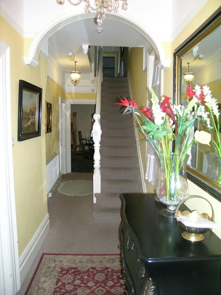 Well Located HMO Property in Bournemouth Dorset with Flexible Accommodation and Easy Access Photo 2