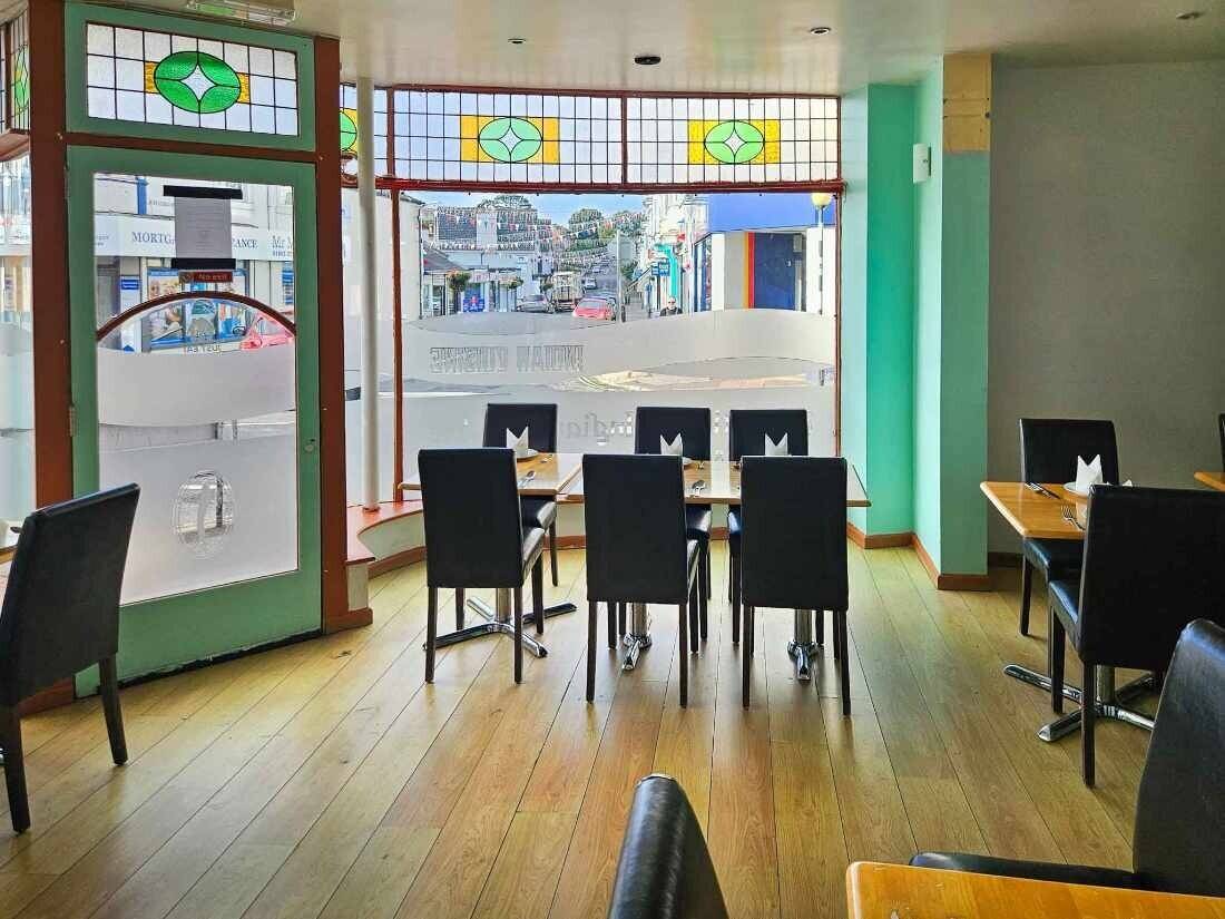 A fantastic corner-positioned restaurant/retail unit To Let Photo 2
