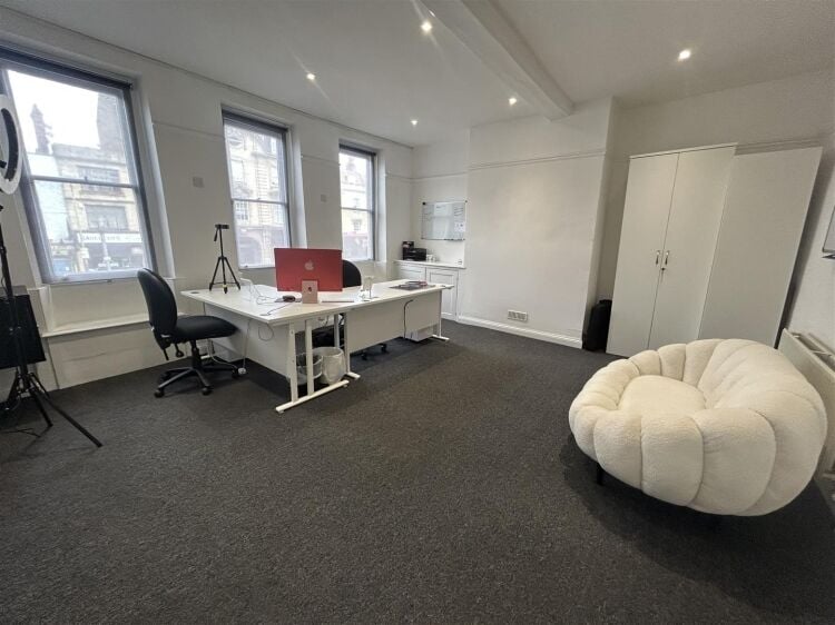 Furnished office for sale in Bristol, 266 sq ft with shared facilities and inclusive rent Photo 2