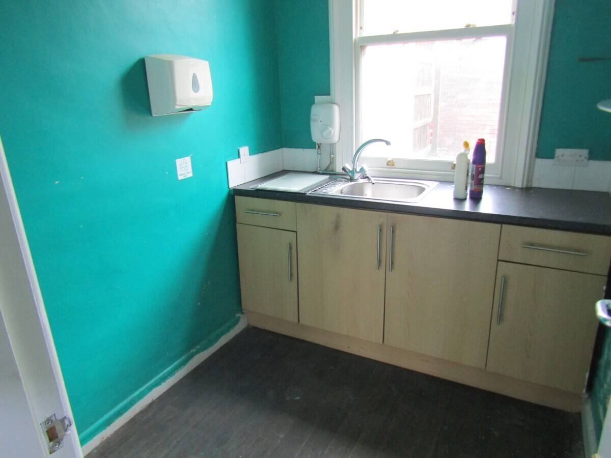 Prominent Main Road Shop To Rent - Blackburn Photo 2