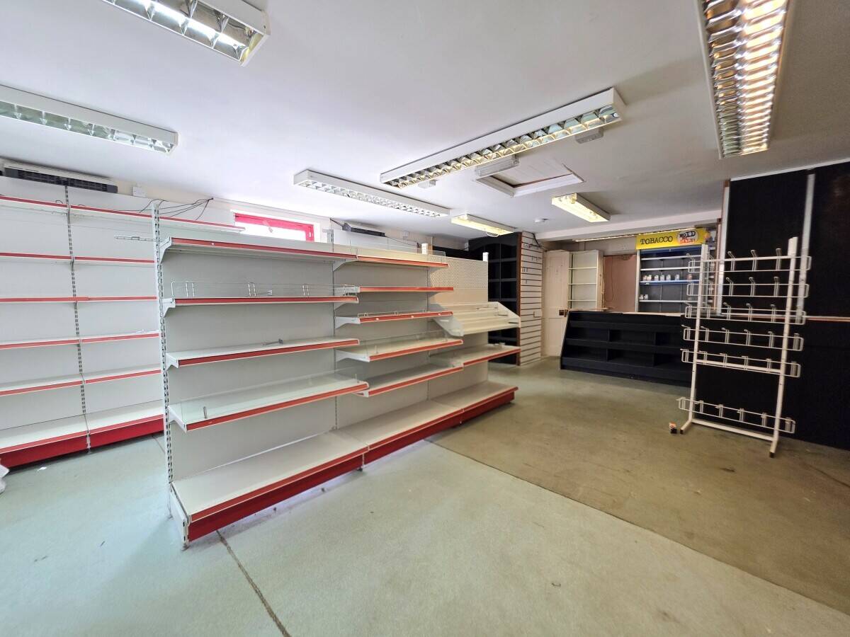 Detached Mixed-Use Property for Sale in Chelmsford Essex with Retail Unit and 3-Bedroom House Photo 2