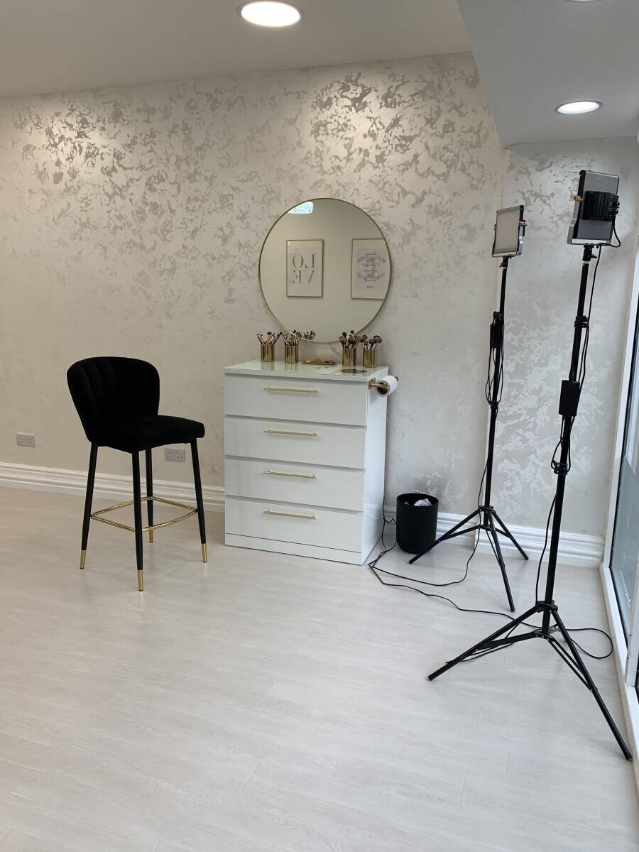 Luxury Hair and Beauty Salon Premises for Sale in Birkenhead Merseyside Photo 3