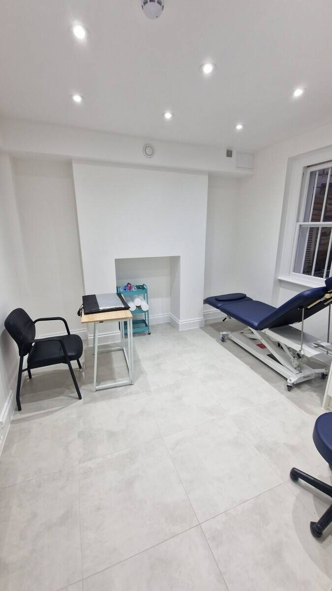 Physiotherapy and Pilates Studio for Sale in Hammersmith London, Turnkey and Fully Refurbished Photo 3