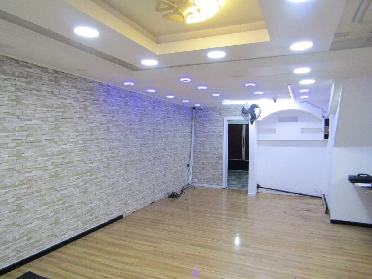 Ground Floor Shop Available to Rent in Darwen Lancashire with Local Amenities and Parking Photo 2