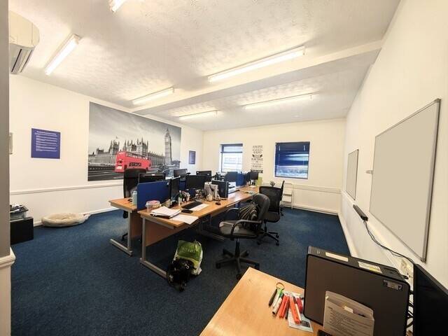 FIRST FLOOR OFFICES TO LET WITH PARKING Approx. 1,200 SQ FT - £13,800 PA – Leasehold - Hadleigh Photo 2