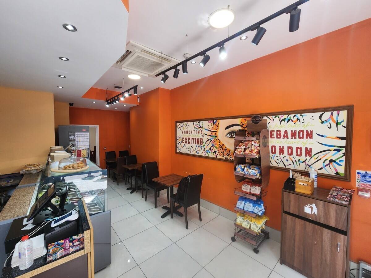 Licensed Sandwich Bar and Off Licence for Sale in City of London Photo 2