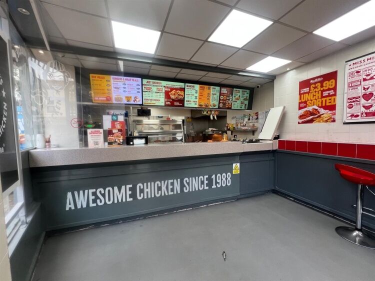 Tenanted ground floor takeaway for sale in Bedminster Bristol with a 10-year lease Photo 2