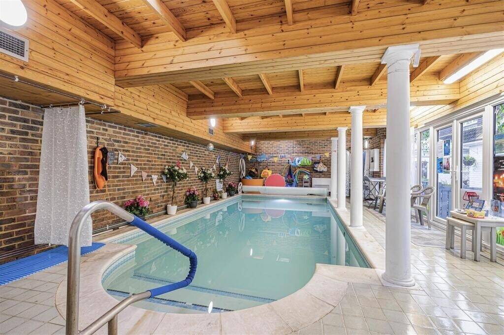 Private Swim School and Family Home for Sale in Leigh on Sea Essex Photo 3