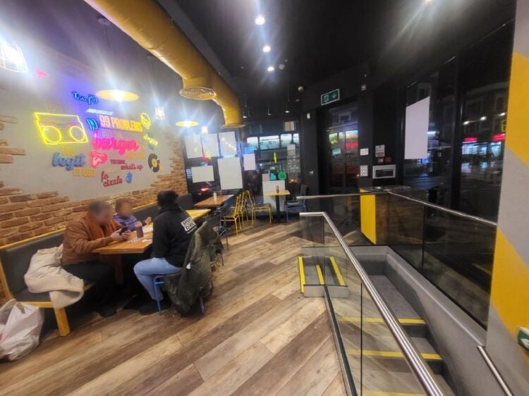 Fully Fitted Franchise Burger Restaurant for Sale in South West London Photo 2