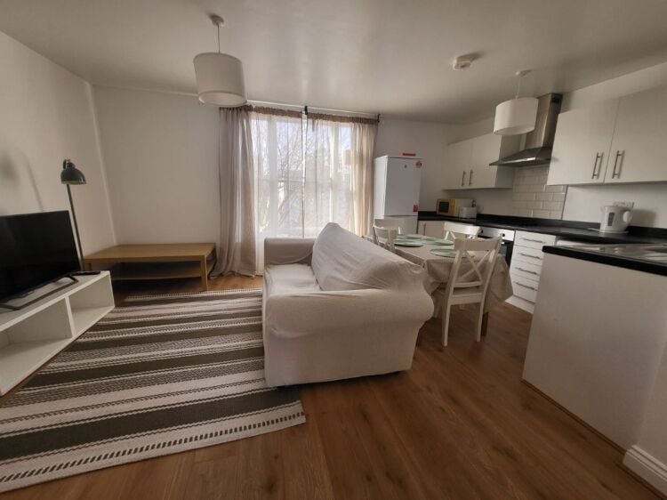 Mixed-use building for sale in Islington's Barnsbury area, London Photo 2