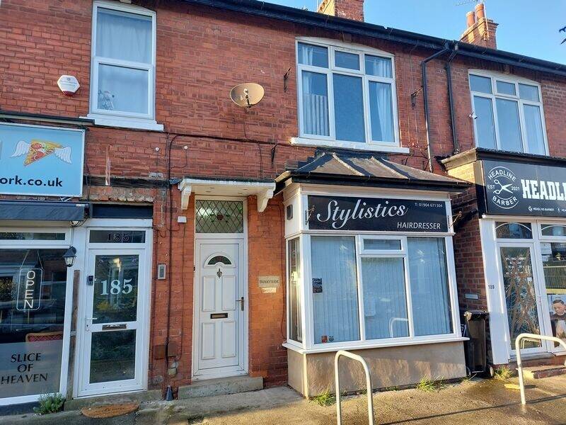Mixed retail and residential investment property for sale in York North Yorkshire Photo 3