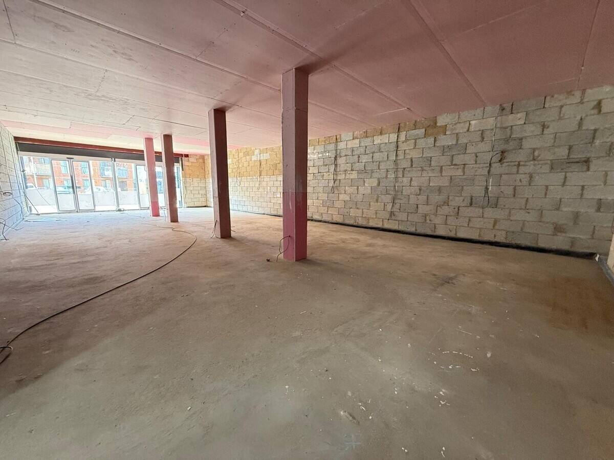 TO LET – Two Class E Retail / Commercial Units (Shell & Core) in TW14 Photo 2