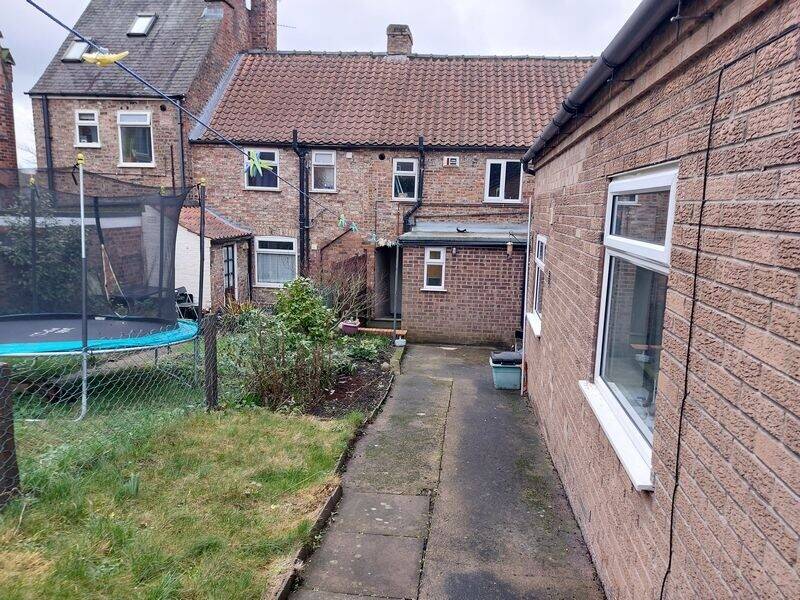 Retail and Residential Investment Property in Acomb, York, North Yorkshire Photo 2