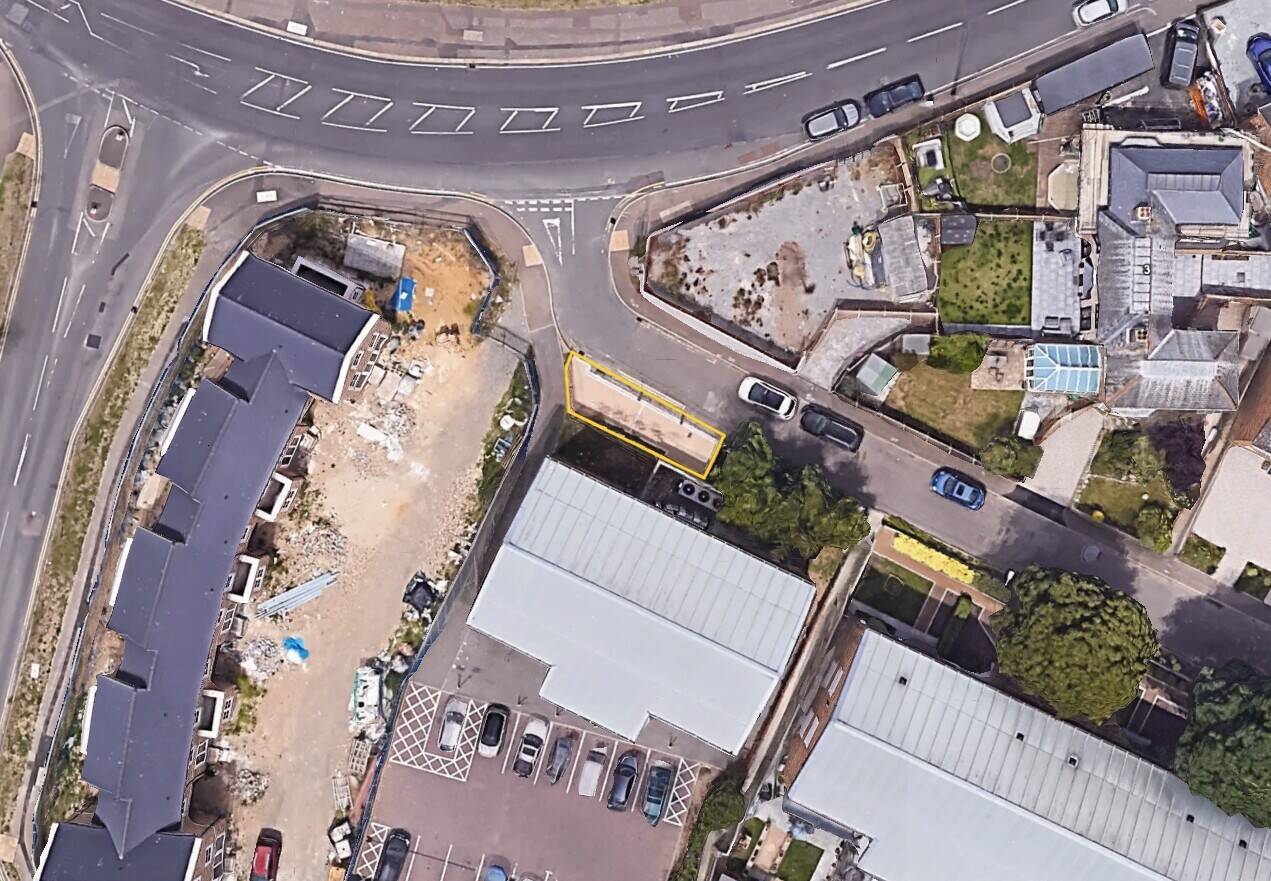 Freehold Garage and Land for Sale in Shoeburyness Southend on Sea Photo 2