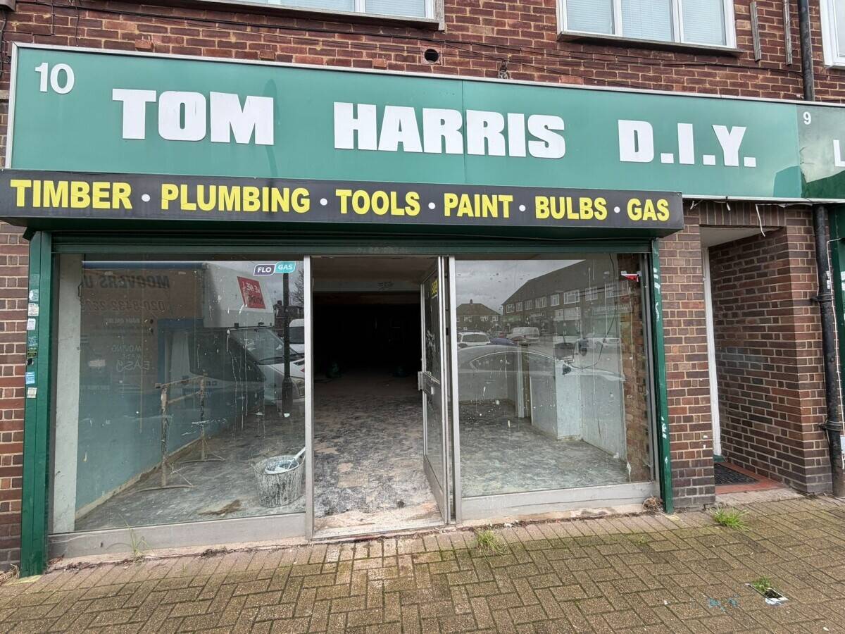 Two Retail Units For Sale in Ashford Surrey with Flexible Spaces Available Photo 2