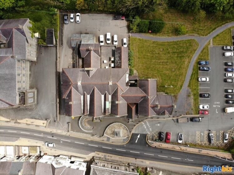 Grade II Listed Building in Gwynedd with Pre-Planning for Apartments Photo 2