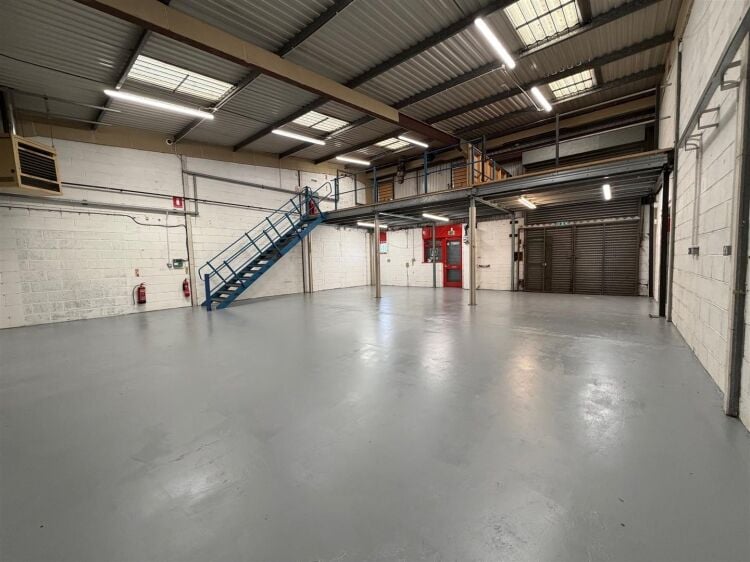 Light industrial unit for sale in Bristol with roller shutter access and allocated parking Photo 2