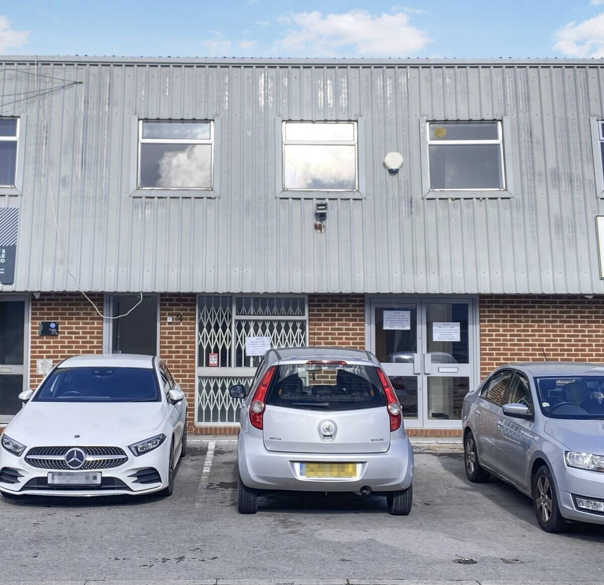 Office and Light Industrial Space for Sale in Caversham, Reading, Berkshire, 2,200 sq ft Photo 2