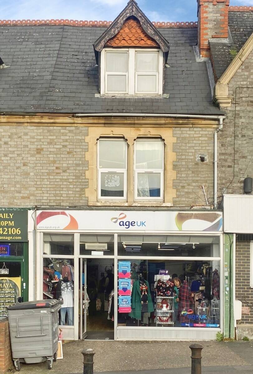 Mixed Use Freehold Investment Property For Sale in Reading Berkshire on Whitley Street Photo 2