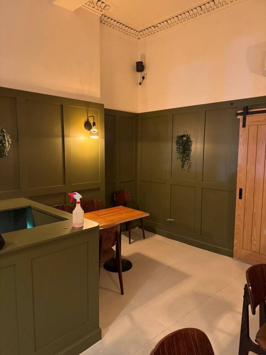 Leasehold Restaurant/Cafe for Sale in Southside Edinburgh, Fully Renovated with Ample Space Photo 2
