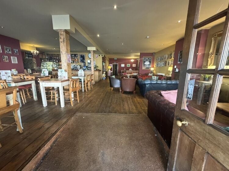 Fully fitted 2,300 sq ft restaurant lease available in Bristol with commercial kitchen and seating. Photo 2