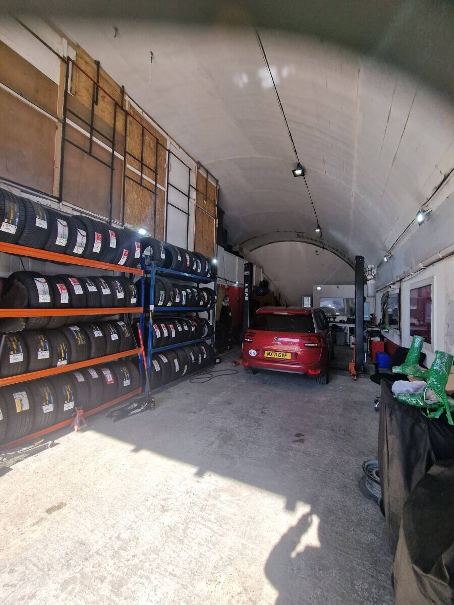 Mechanic and Tyre Shop for Sale in Brent Cross London with Full Equipment and Strong Income Potentia Photo 2