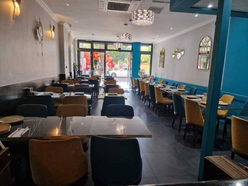 Restaurant for sale on Uxbridge Road in Shepherds Bush London with long-term lease available Photo 2