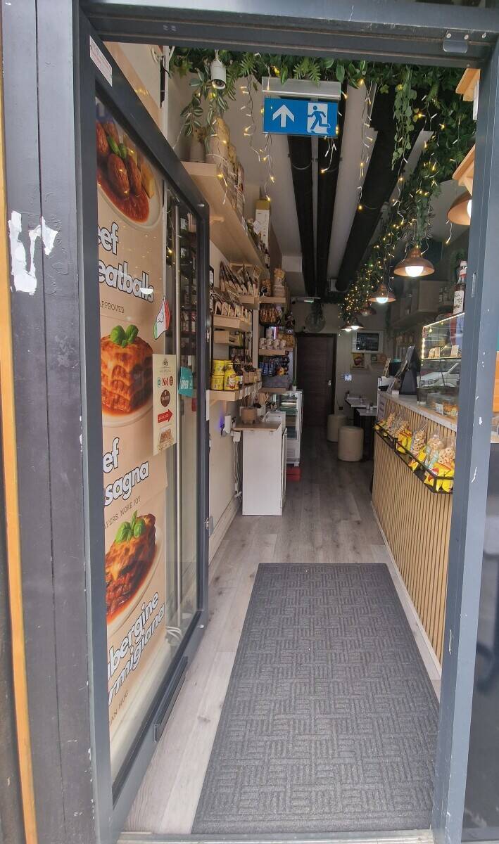 Café for Sale in Kilburn Area of City of London with Strong Footfall and Low Overheads Photo 2