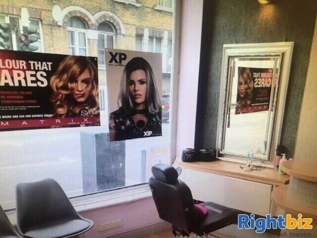 Established Beauty and Laser Aesthetic Clinic for Lease in Bustling East Hill, Wandsworth Photo 2