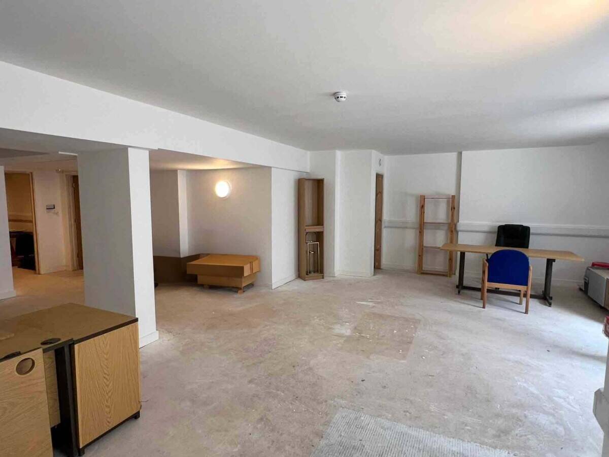 Superb Large Office/Retail Premises in the Heart of Brixham Town Centre Photo 2