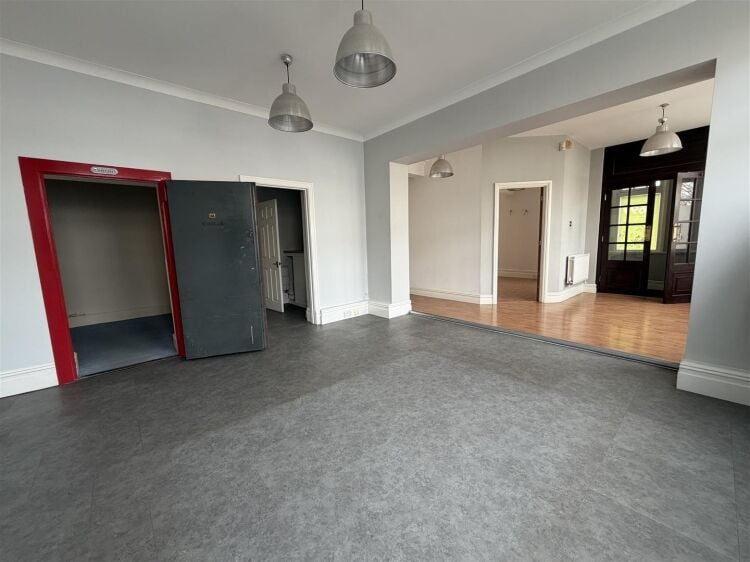 Triple Fronted Former Bank Premises for Sale in Redfield Bristol with 1,545 Sq Ft of Space Photo 2